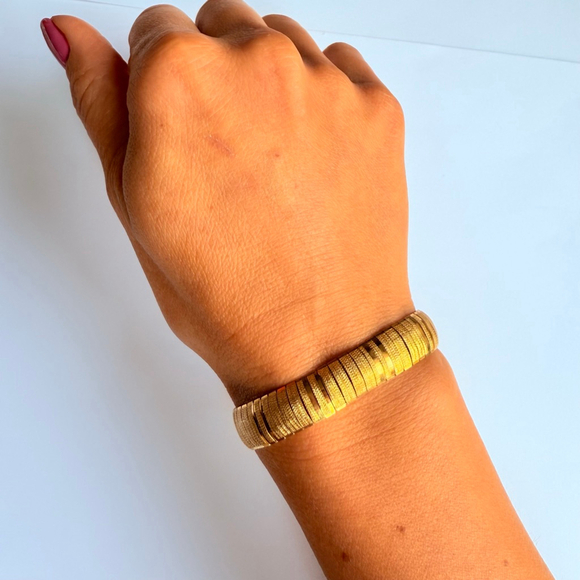 Estate 14K Solid Yellow Gold 10.5mm Rounded Omega Link Bracelet Italy Vintage - Picture 11 of 12